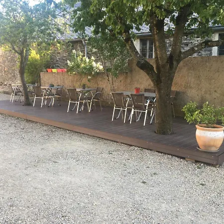 Aux Portes D'aubrac 2 Personnes Bed & Breakfast *