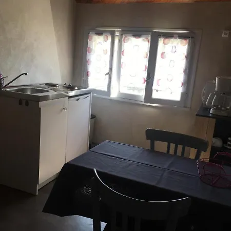 Aux Portes D'aubrac 2 Personnes 3*