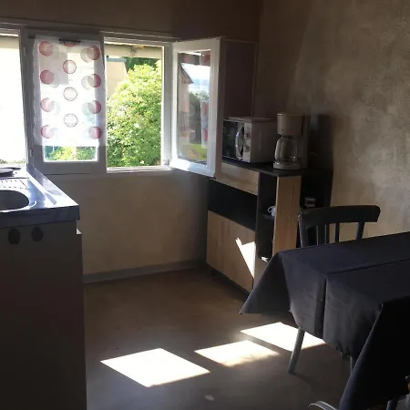 Bed & Breakfast Aux Portes D'aubrac 2 Personnes *