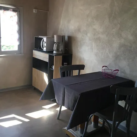 Nocleg ze śniadaniem Aux Portes D'aubrac 2 Personnes