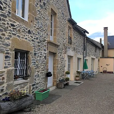 Aux Portes D'aubrac 2 Personnes Bed & Breakfast