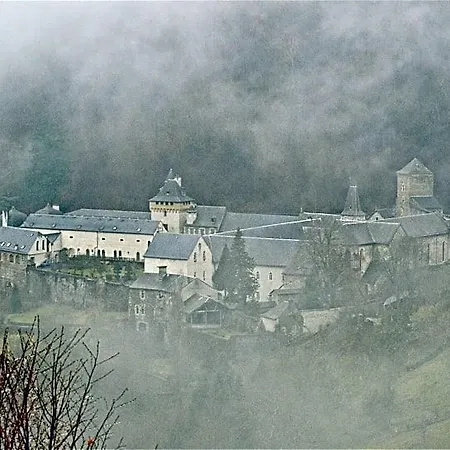 Aux Portes D'aubrac 2 Personnes 3*